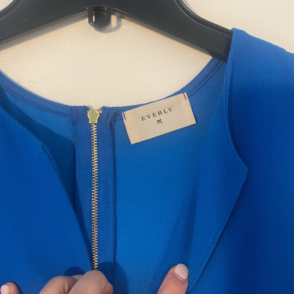 Everly Dress size M - Picture 2 of 3